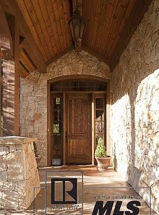 2nd image of 581 Retreat Pl