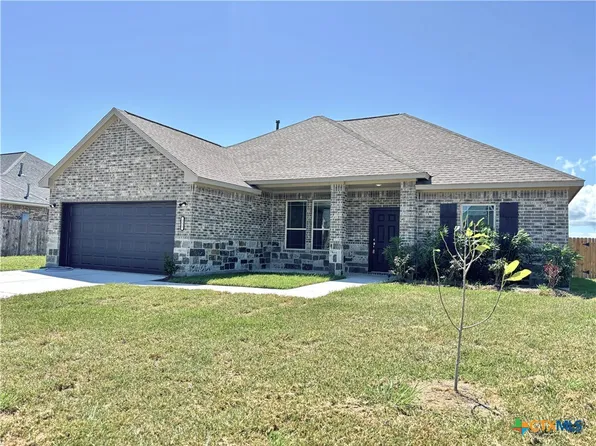 111 Agate Way, Port Lavaca, TX 77979
