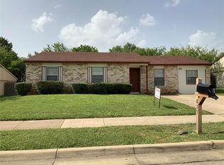 827 Edgemont Dr, Arlington, TX 76017