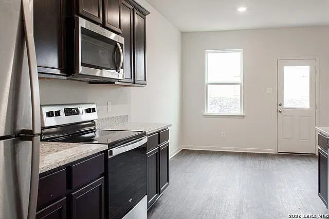 3 bed, 2.5 bath, 1918 sqft, $1,750 — Photo 3