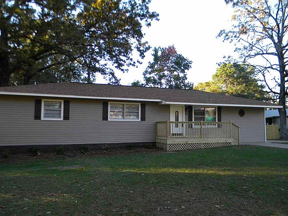 3rd image of 303 Marilyn Dr