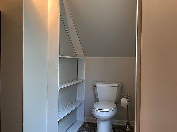 Upstairs Bathroom 