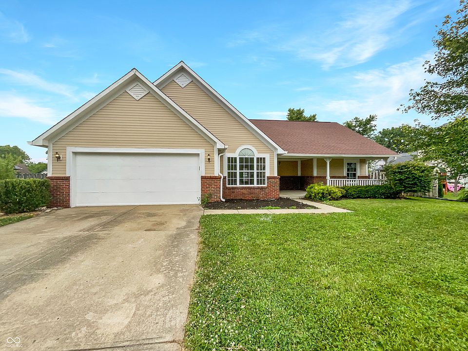 1st image of 930 Eagle Brook Dr