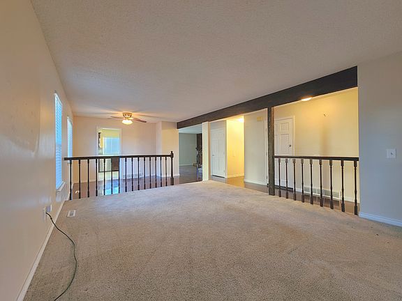 4th image of 8298 S Syracuse Ct