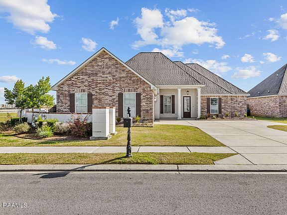 2nd image of 101 Chemet Rd