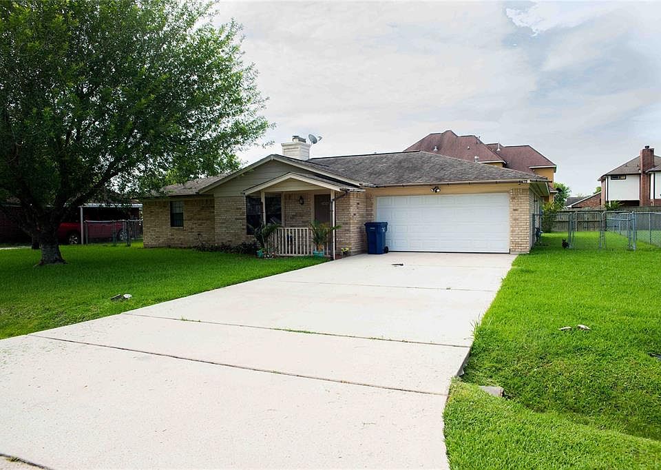 1st image of 2406 Lily Ln