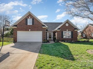 8316 Emily Dr, Harrisburg, NC 28075