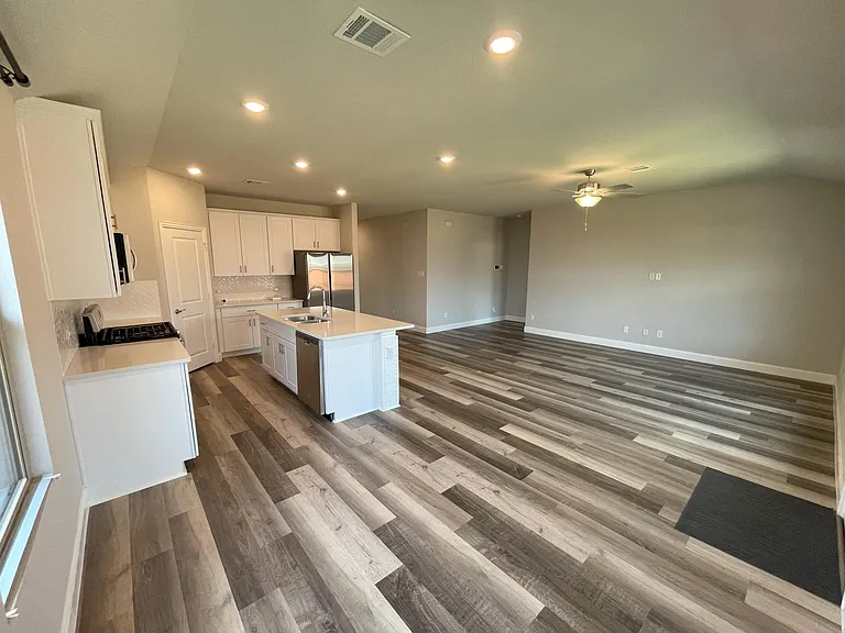 2132 Bellatrix Dr — Photo 9