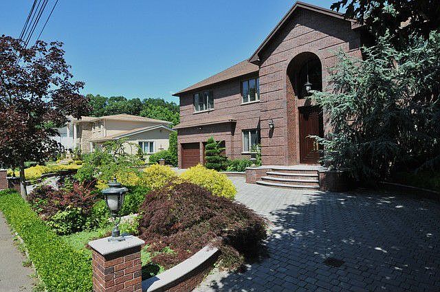 1st image of 31 Arbutus Ave