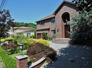 31 Arbutus Ave, Staten Island, NY 10312