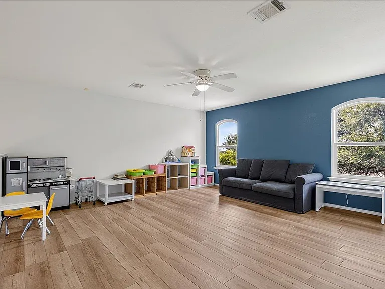 706 Hilltop Dr — Photo 14