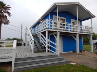 380 Swallow Dr, Palacios, TX 77465