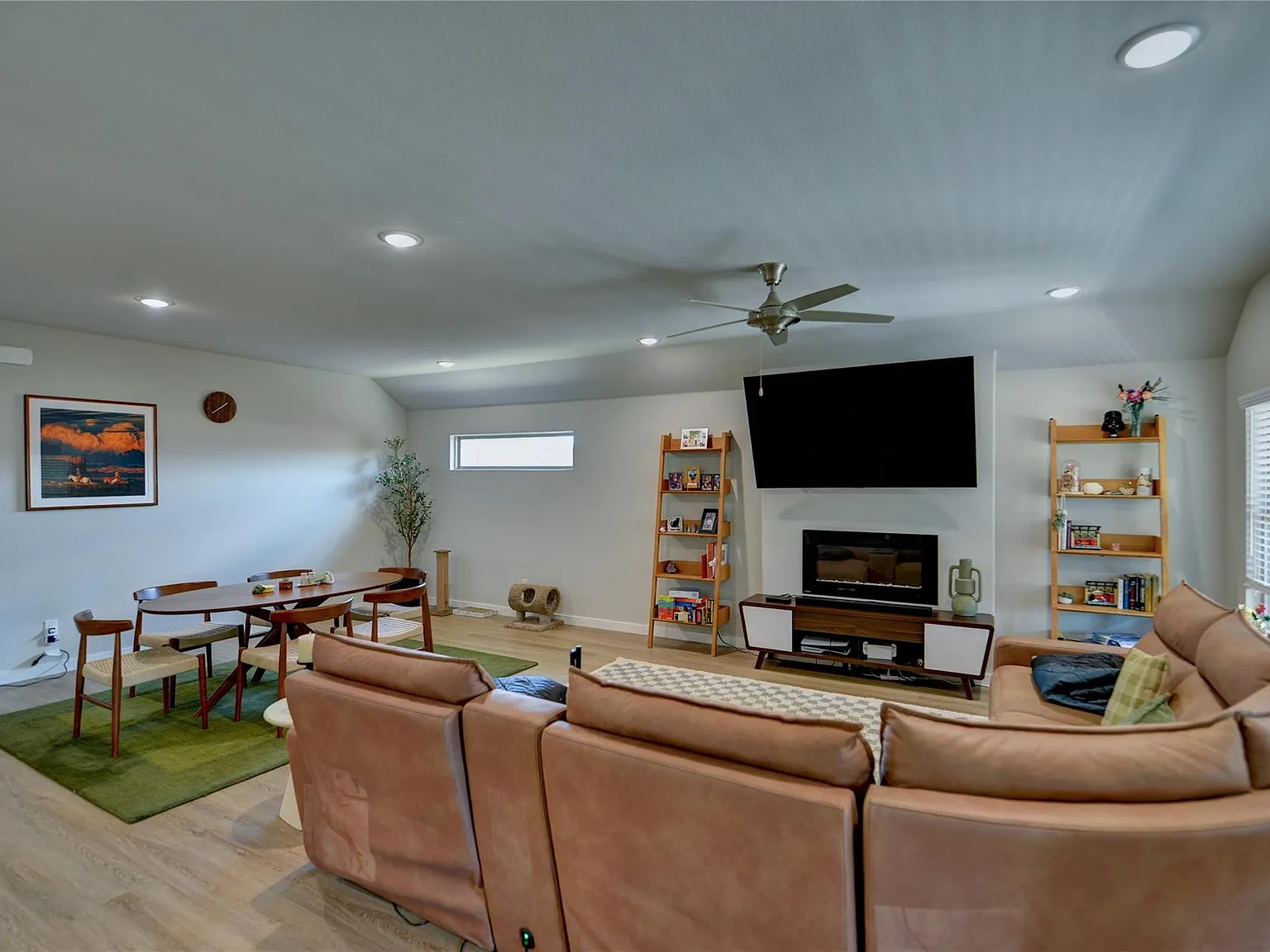 4 bed, 2193 sqft, $2,900 — Photo 3