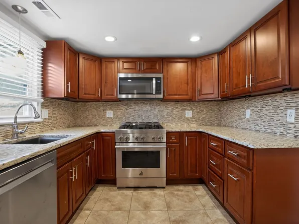 226 N Patrick St, Alexandria, VA