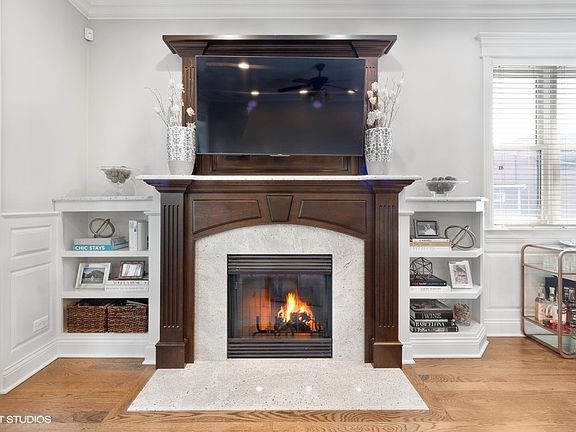 5th image of 1215 W School St #2E