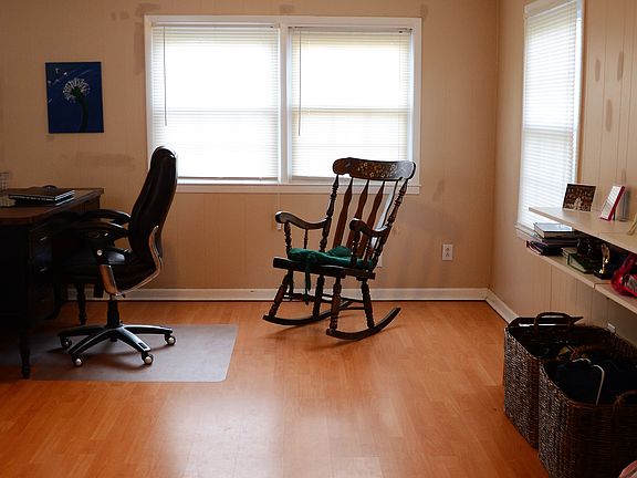 4th image of 3015 Robin Hood Dr