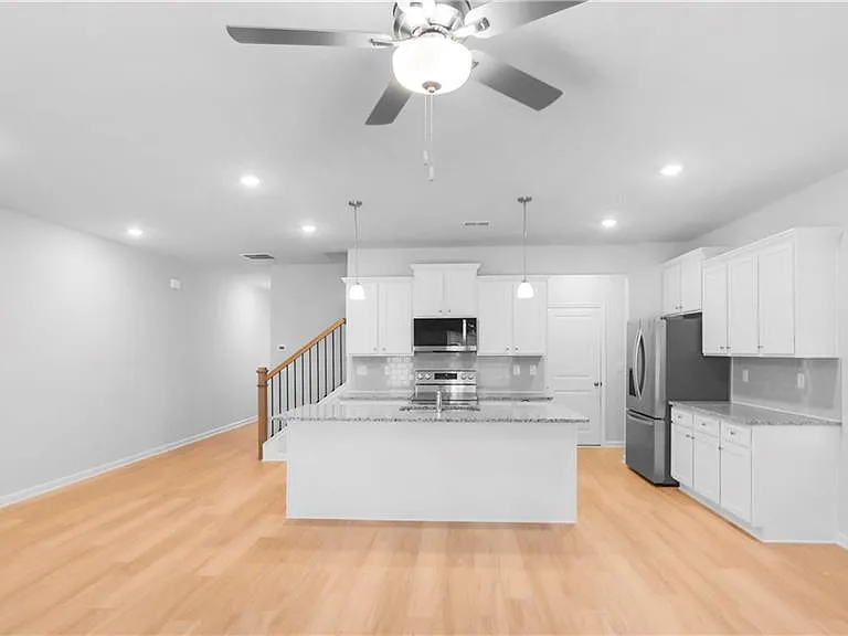 371 Lanier Cir — Photo 8