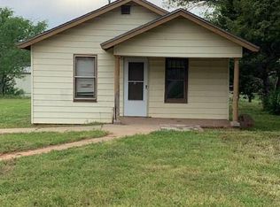 420 N 19th St, Clinton, OK 73601
