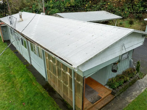 1900 Rowe St, Reedsport, OR 97467