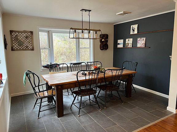 4th image of 9 Juniper St