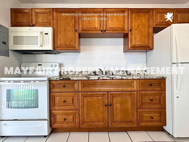 519 W Kalmia Dr #5 — Photo 4