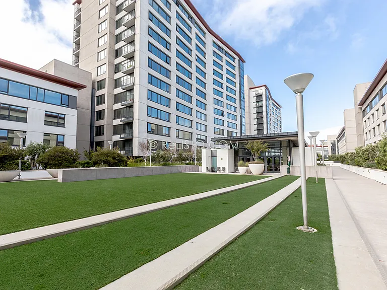 250 King St #652 — Photo 28