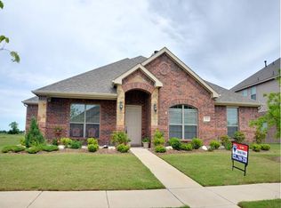 202 Gatehouse Dr, Red Oak, TX 75154