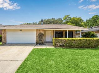 229 E Forest Ave, Shoreacres, TX 77571