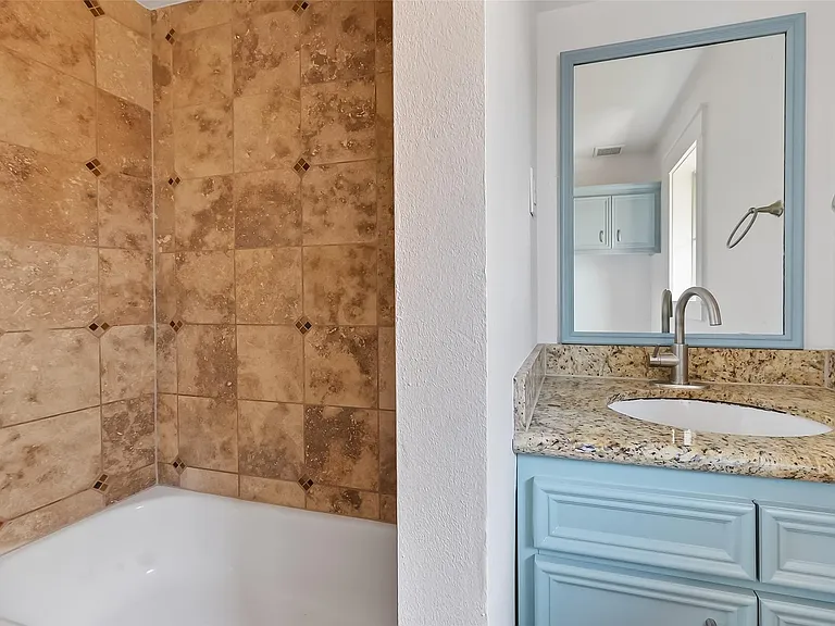 1906 Shadow Bend Dr — Photo 32