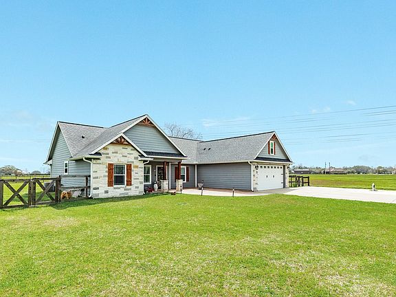 3rd image of 613 Winchester Trl