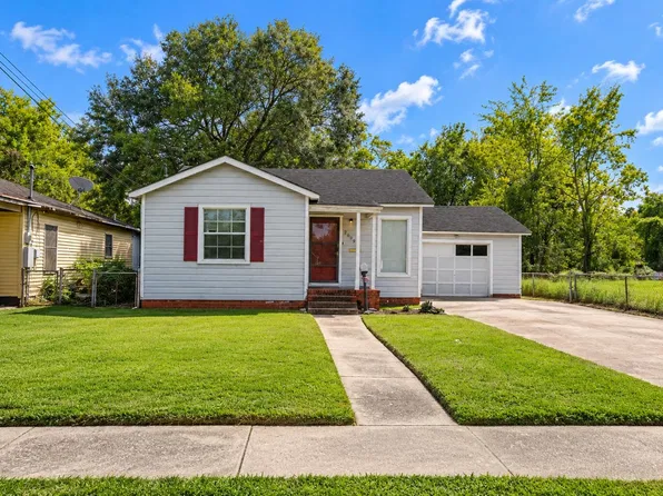 2039 Earl St, Beaumont, TX 77703