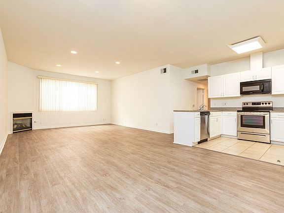 2nd image of 10883 Rose Ave APT 102