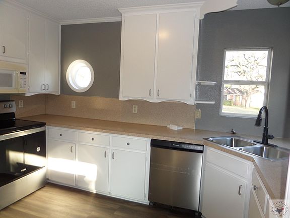 2nd image of 2309 Grand Ave