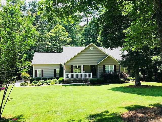 1st image of 217 Grandview Dr
