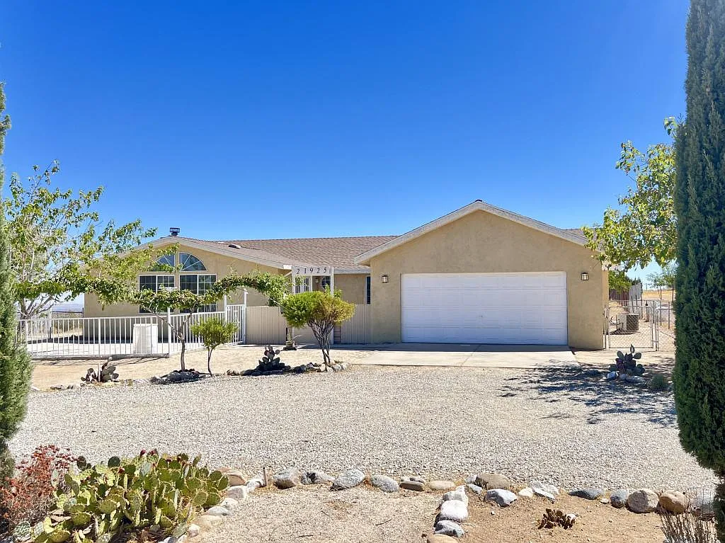 21925 Fort Tejon Rd — Photo 1