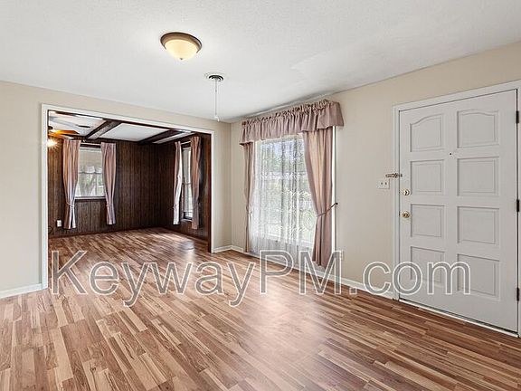 3rd image of 4537 Shawnee Rd