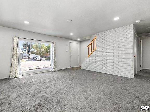 3rd image of 83 Dick Trefz St
