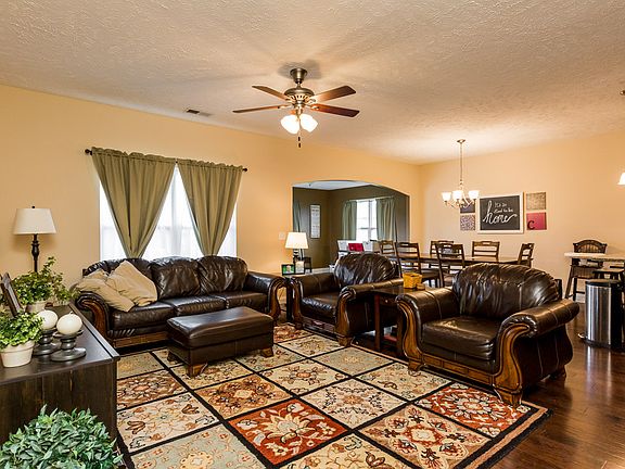 5th image of 1420 Wentworth Dr
