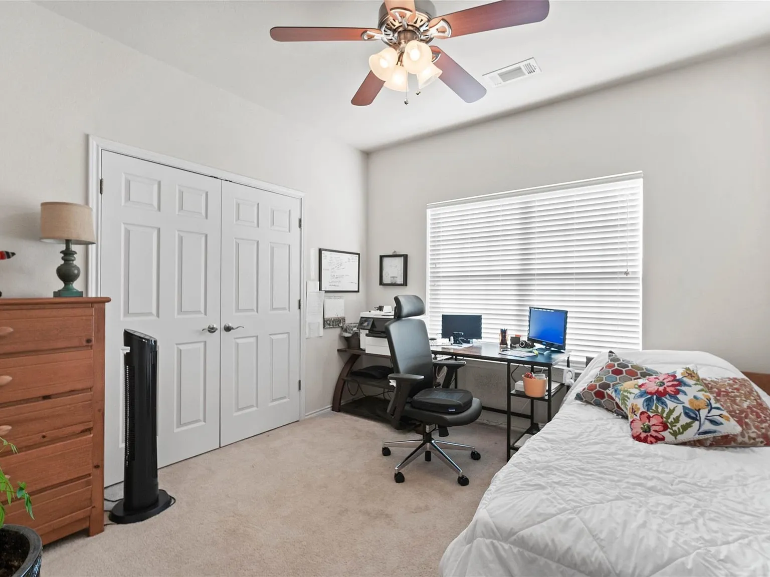 4 bed, 1832 sqft, $2,195 — Photo 4