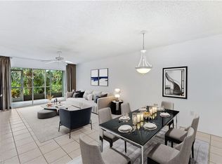 3072 Sandpiper Bay Cir APT M105, Naples, FL 34112