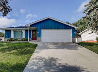 225 E Beutel Rd, Port Washington, WI 53074