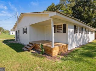 24 Sangster Rd, Jesup, GA 31545