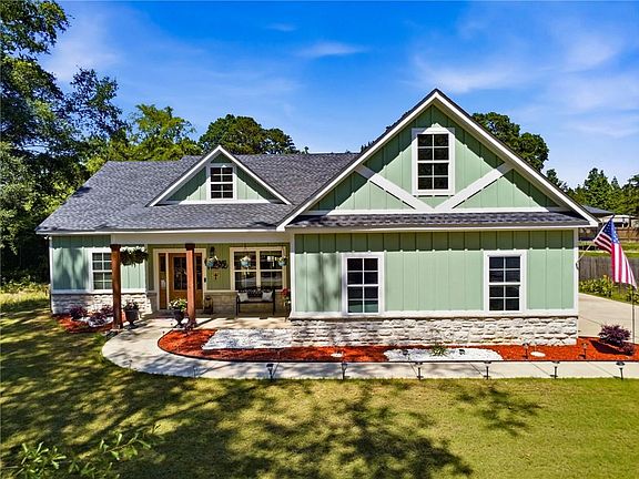 3rd image of 55 Lee Road 2186