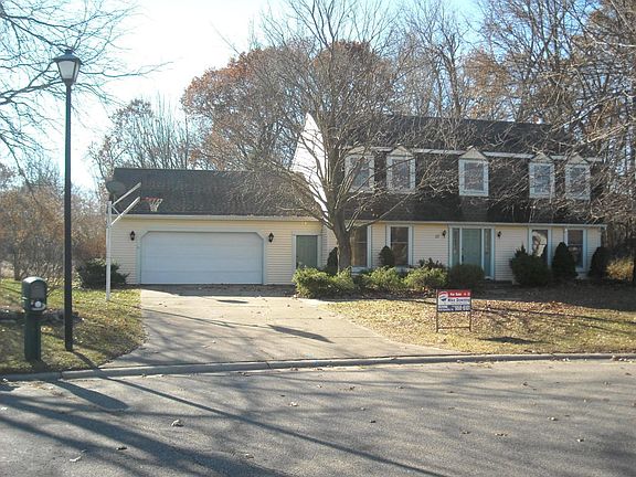 2nd image of 27 Harvest Ln