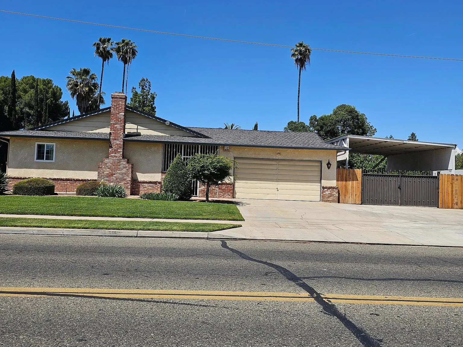 3 bed, 1.5 bath, 1836 sqft, $2,500 — Photo 2