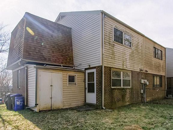 4th image of 535 Saint Marys Dr