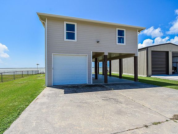 2nd image of 1486 W Bayshore Dr