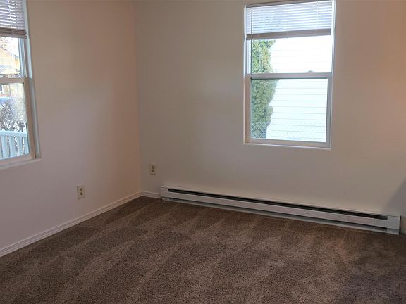 4th image of 1019 W Park St