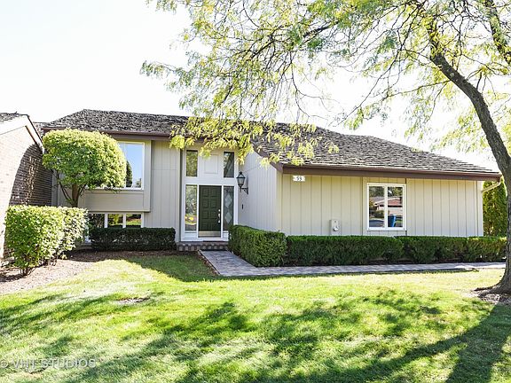 2nd image of 93 Briarwood Cir