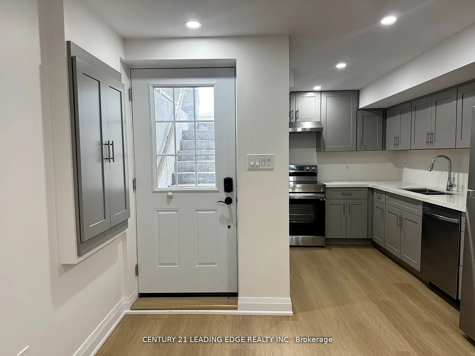 2 bed, $1,650 — Photo 3